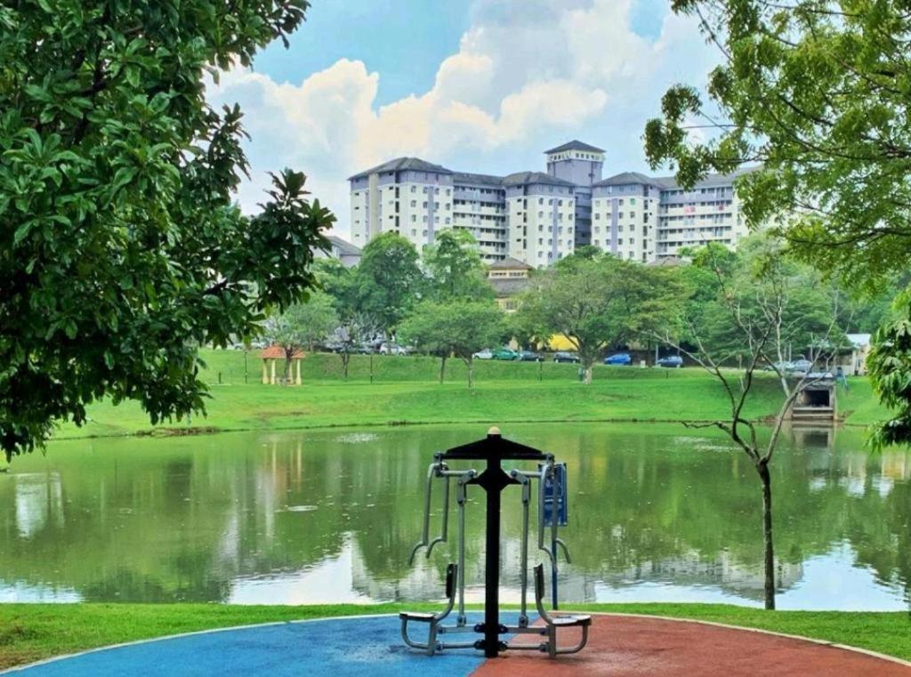 Awedee Homestay Putrajaya Extérieur photo